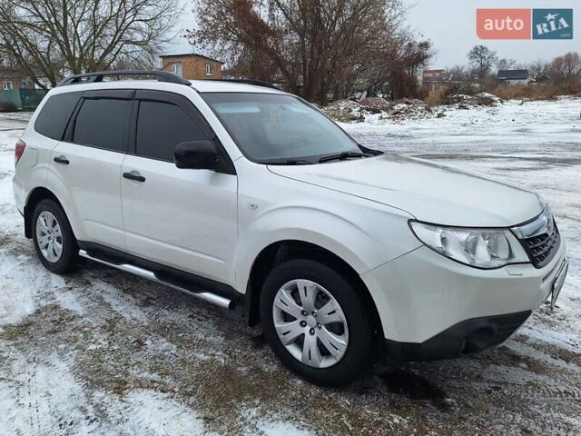 Білий Субару Forester, об'ємом двигуна 1.99 л та пробігом 273 тис. км за 8500 $, фото 1 на Automoto.ua