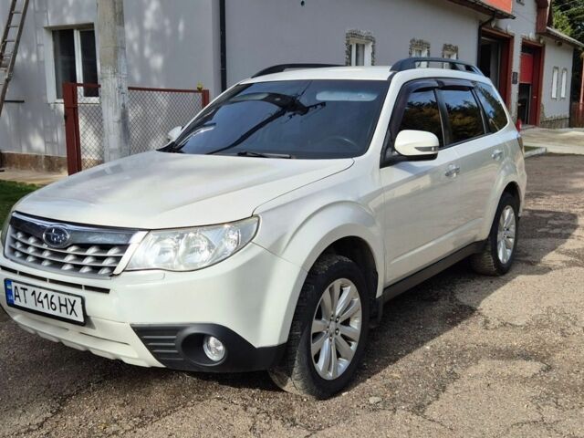 Білий Субару Forester, об'ємом двигуна 1.99 л та пробігом 208 тис. км за 9500 $, фото 1 на Automoto.ua