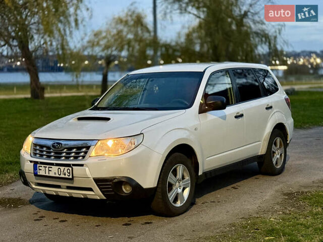 Білий Субару Forester, об'ємом двигуна 0 л та пробігом 350 тис. км за 4000 $, фото 1 на Automoto.ua