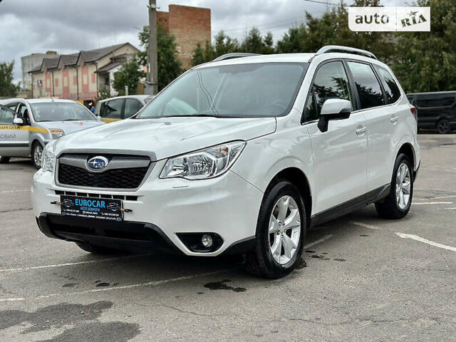 Белый Субару Форестер, объемом двигателя 2 л и пробегом 208 тыс. км за 11000 $, фото 1 на Automoto.ua