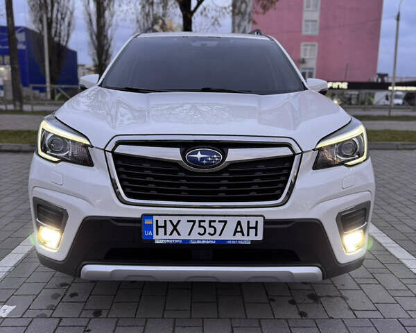 Білий Субару Forester, об'ємом двигуна 2.5 л та пробігом 112 тис. км за 27500 $, фото 1 на Automoto.ua