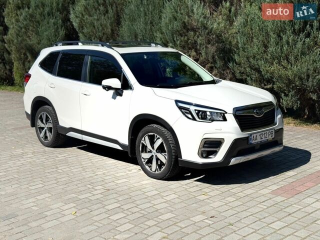 Білий Субару Forester, об'ємом двигуна 2.5 л та пробігом 62 тис. км за 25000 $, фото 1 на Automoto.ua