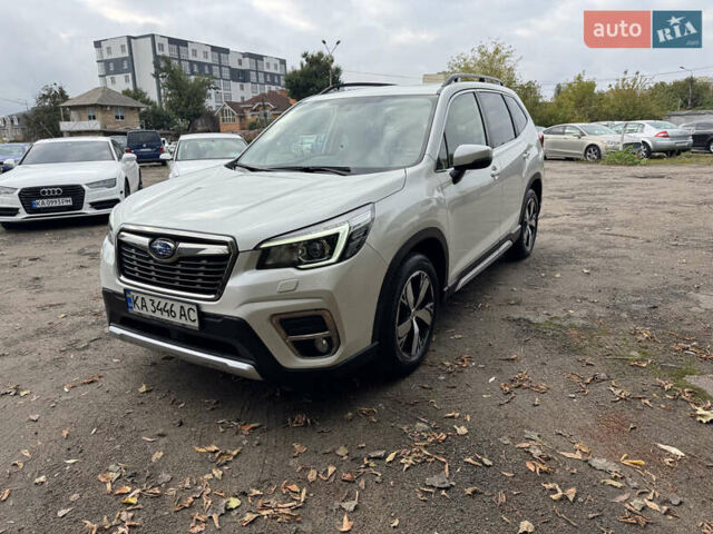 Білий Субару Forester, об'ємом двигуна 2.5 л та пробігом 59 тис. км за 30000 $, фото 1 на Automoto.ua
