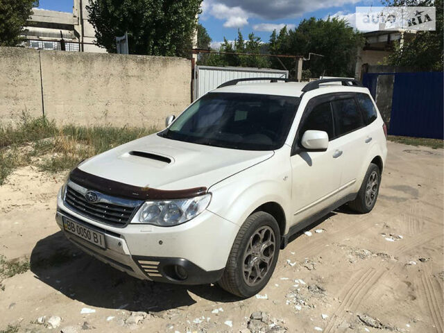 Білий Субару Forester, об'ємом двигуна 2.5 л та пробігом 224 тис. км за 10900 $, фото 1 на Automoto.ua