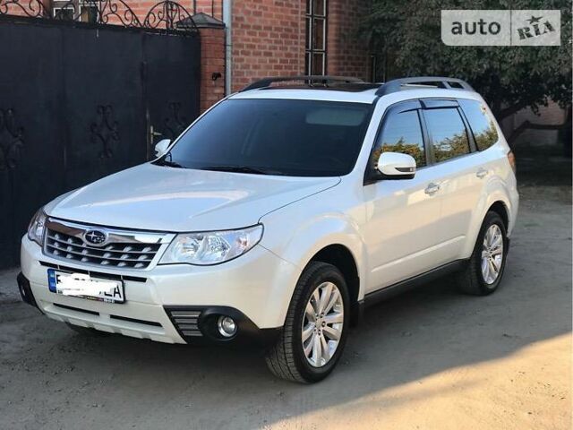 Білий Субару Forester, об'ємом двигуна 2 л та пробігом 100 тис. км за 16999 $, фото 1 на Automoto.ua