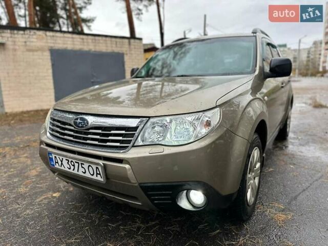 Бежевий Субару Forester, об'ємом двигуна 2 л та пробігом 300 тис. км за 7400 $, фото 1 на Automoto.ua