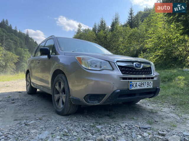 Бежевый Субару Форестер, объемом двигателя 2.5 л и пробегом 150 тыс. км за 12000 $, фото 1 на Automoto.ua