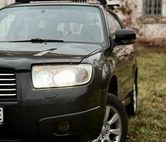Чорний Субару Forester, об'ємом двигуна 2 л та пробігом 256 тис. км за 5600 $, фото 1 на Automoto.ua