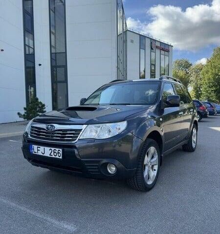 Чорний Субару Forester, об'ємом двигуна 2 л та пробігом 215 тис. км за 3600 $, фото 1 на Automoto.ua
