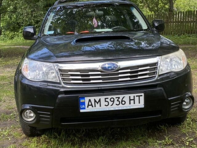 Чорний Субару Forester, об'ємом двигуна 2 л та пробігом 218 тис. км за 9300 $, фото 1 на Automoto.ua