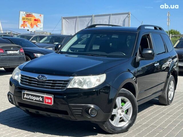 Чорний Субару Forester, об'ємом двигуна 2 л та пробігом 215 тис. км за 9590 $, фото 1 на Automoto.ua