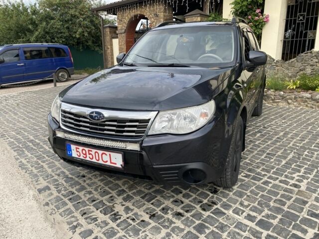 Чорний Субару Forester, об'ємом двигуна 2 л та пробігом 350 тис. км за 4000 $, фото 1 на Automoto.ua