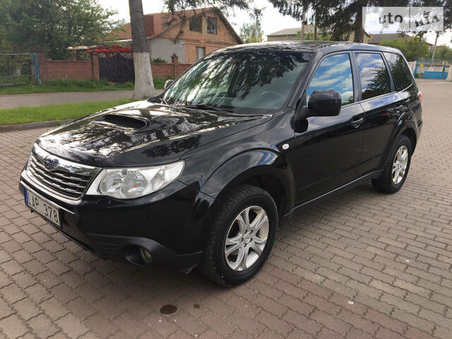 Чорний Субару Forester, об'ємом двигуна 2 л та пробігом 187 тис. км за 8950 $, фото 1 на Automoto.ua