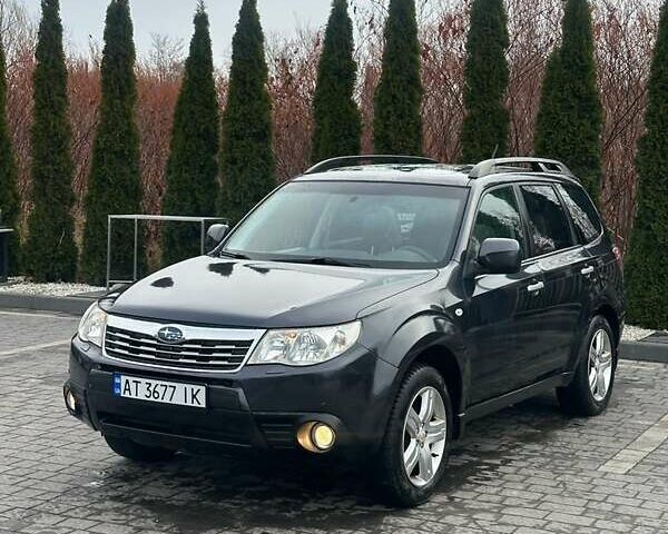 Черный Субару Форестер, объемом двигателя 1.99 л и пробегом 330 тыс. км за 7600 $, фото 1 на Automoto.ua