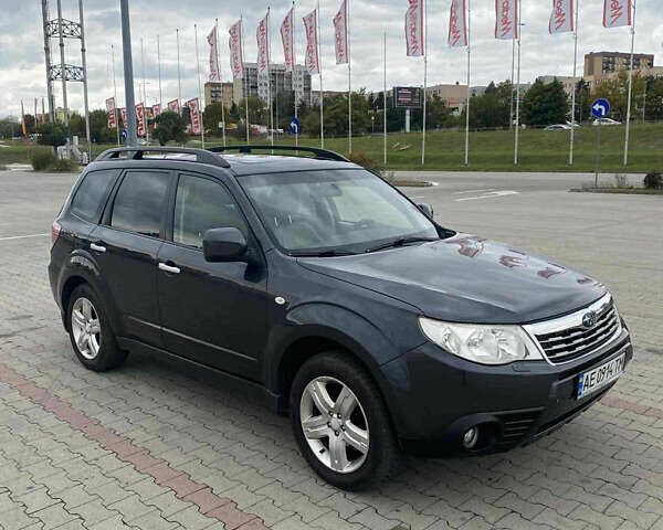 Черный Субару Форестер, объемом двигателя 2 л и пробегом 300 тыс. км за 6200 $, фото 1 на Automoto.ua