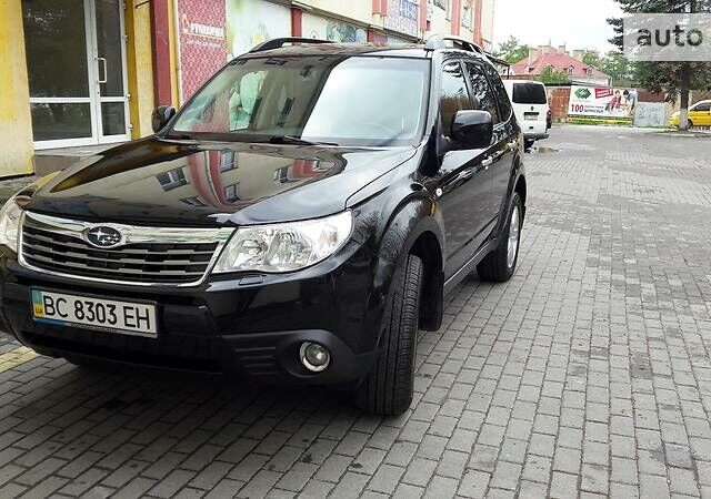 Чорний Субару Forester, об'ємом двигуна 2.5 л та пробігом 111 тис. км за 12000 $, фото 1 на Automoto.ua