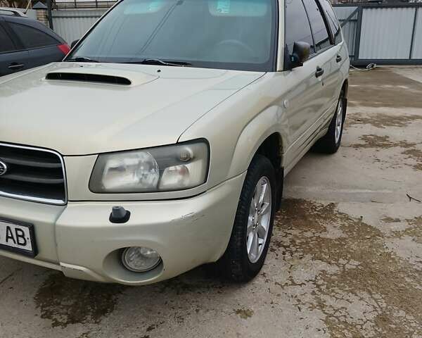 Желтый Субару Форестер, объемом двигателя 2 л и пробегом 320 тыс. км за 5000 $, фото 1 на Automoto.ua