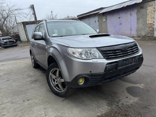 Серый Субару Форестер, объемом двигателя 2 л и пробегом 200 тыс. км за 2600 $, фото 1 на Automoto.ua