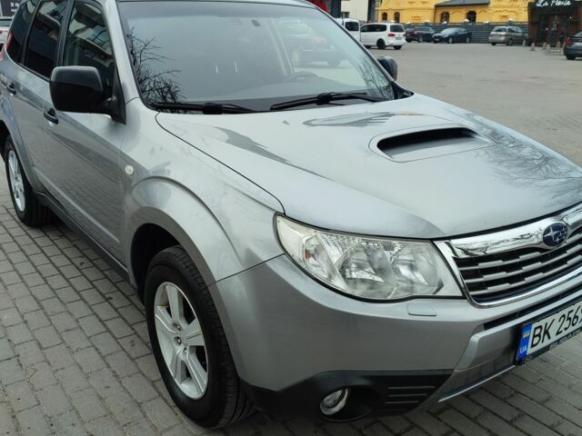 Сірий Субару Forester, об'ємом двигуна 2 л та пробігом 168 тис. км за 8800 $, фото 1 на Automoto.ua