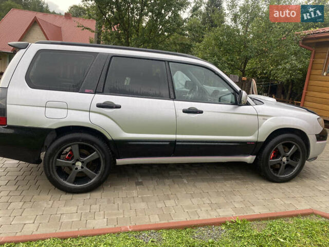 Сірий Субару Forester, об'ємом двигуна 1.99 л та пробігом 260 тис. км за 6000 $, фото 1 на Automoto.ua