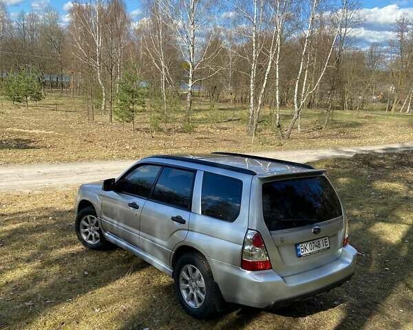 Сірий Субару Forester, об'ємом двигуна 1.99 л та пробігом 212 тис. км за 6750 $, фото 1 на Automoto.ua