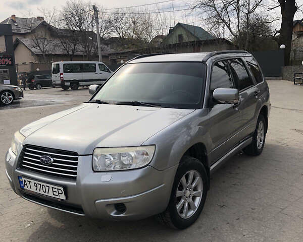 Сірий Субару Forester, об'ємом двигуна 1.99 л та пробігом 250 тис. км за 5700 $, фото 1 на Automoto.ua