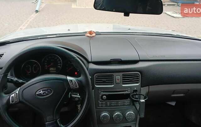 Серый Субару Форестер, объемом двигателя 2 л и пробегом 261 тыс. км за 4800 $, фото 1 на Automoto.ua