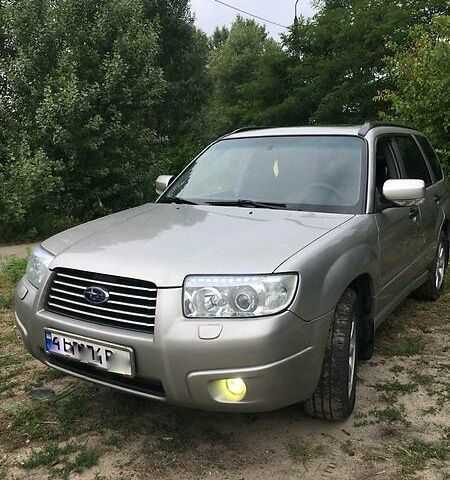 Сірий Субару Forester, об'ємом двигуна 2 л та пробігом 235 тис. км за 8000 $, фото 1 на Automoto.ua