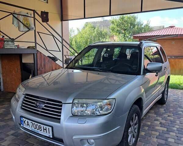 Сірий Субару Forester, об'ємом двигуна 2 л та пробігом 272 тис. км за 7500 $, фото 1 на Automoto.ua
