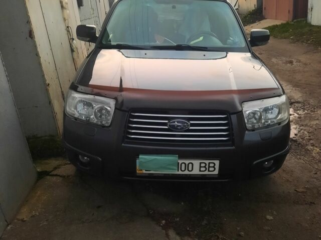 Серый Субару Форестер, объемом двигателя 2 л и пробегом 194 тыс. км за 8635 $, фото 1 на Automoto.ua