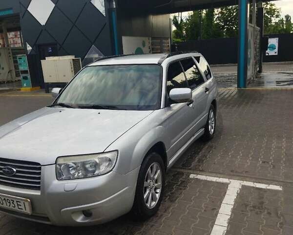 Сірий Субару Forester, об'ємом двигуна 1.99 л та пробігом 342 тис. км за 6000 $, фото 1 на Automoto.ua