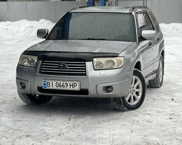 Серый Субару Форестер, объемом двигателя 2 л и пробегом 300 тыс. км за 4600 $, фото 1 на Automoto.ua