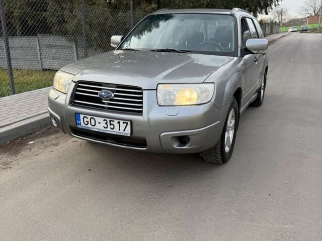 Серый Субару Форестер, объемом двигателя 2 л и пробегом 299 тыс. км за 2999 $, фото 1 на Automoto.ua