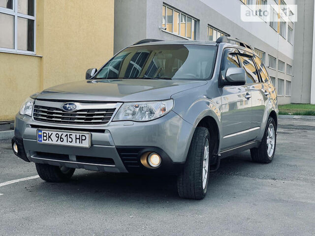 Сірий Субару Forester, об'ємом двигуна 2.5 л та пробігом 236 тис. км за 7700 $, фото 1 на Automoto.ua