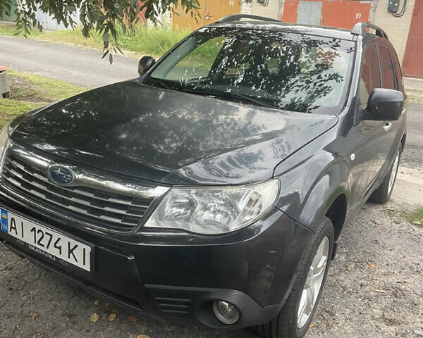 Серый Субару Форестер, объемом двигателя 2.46 л и пробегом 195 тыс. км за 7500 $, фото 1 на Automoto.ua
