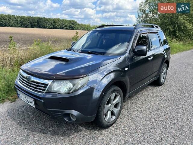 Серый Субару Форестер, объемом двигателя 2.5 л и пробегом 280 тыс. км за 7900 $, фото 1 на Automoto.ua