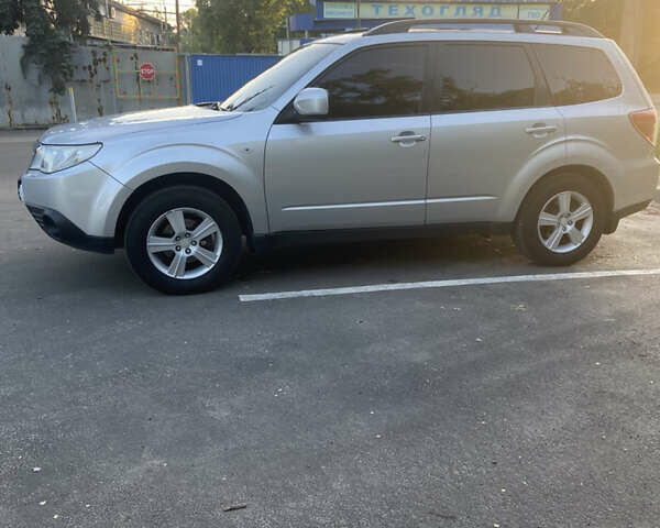 Сірий Субару Forester, об'ємом двигуна 1.99 л та пробігом 186 тис. км за 8200 $, фото 1 на Automoto.ua