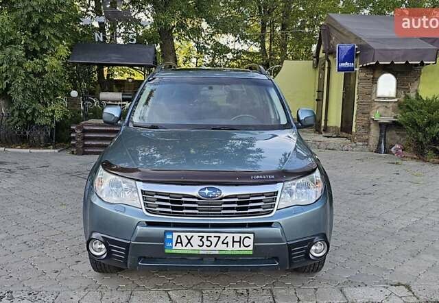 Серый Субару Форестер, объемом двигателя 2 л и пробегом 152 тыс. км за 8800 $, фото 1 на Automoto.ua