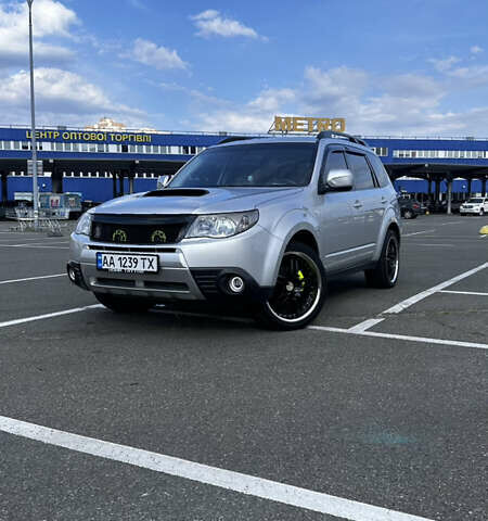 Сірий Субару Forester, об'ємом двигуна 2.46 л та пробігом 252 тис. км за 8900 $, фото 1 на Automoto.ua