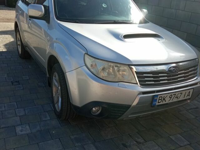 Серый Субару Форестер, объемом двигателя 2 л и пробегом 166 тыс. км за 6000 $, фото 1 на Automoto.ua