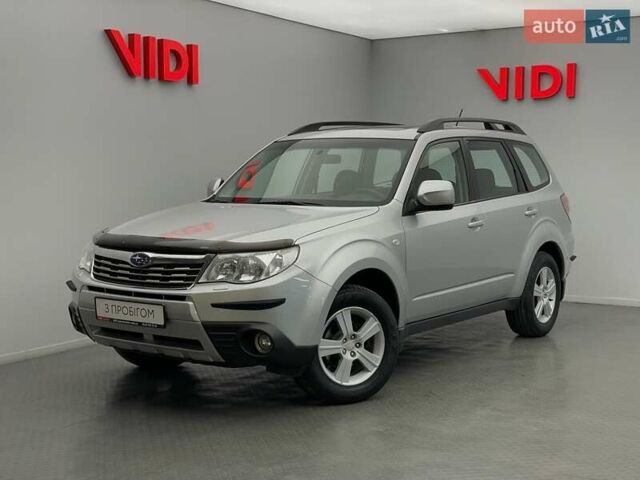 Серый Субару Форестер, объемом двигателя 2 л и пробегом 175 тыс. км за 8974 $, фото 1 на Automoto.ua