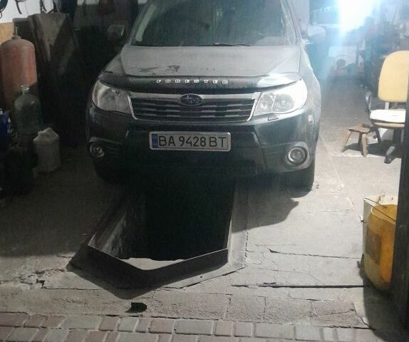 Серый Субару Форестер, объемом двигателя 2 л и пробегом 209 тыс. км за 7700 $, фото 1 на Automoto.ua