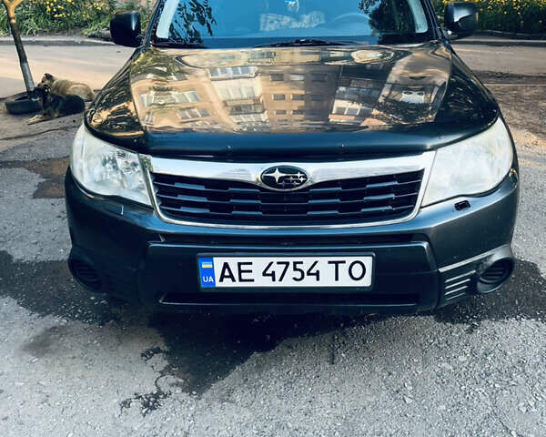 Серый Субару Форестер, объемом двигателя 1.99 л и пробегом 206 тыс. км за 7100 $, фото 1 на Automoto.ua