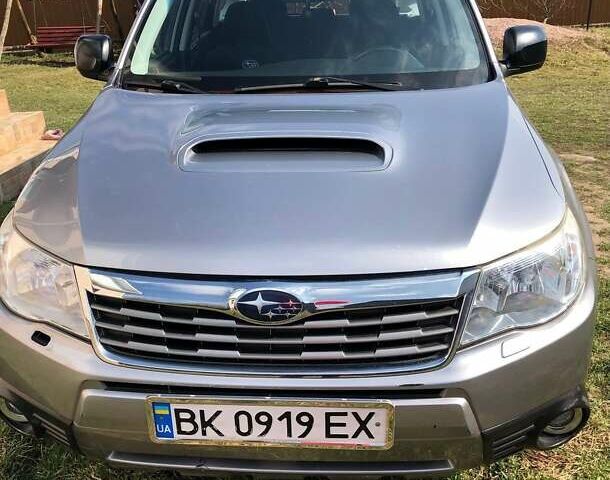 Сірий Субару Forester, об'ємом двигуна 2 л та пробігом 212 тис. км за 6950 $, фото 1 на Automoto.ua