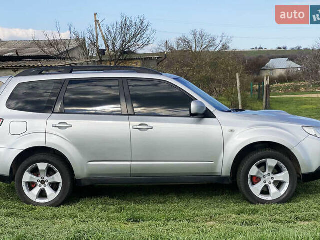 Серый Субару Форестер, объемом двигателя 2.5 л и пробегом 251 тыс. км за 7900 $, фото 1 на Automoto.ua