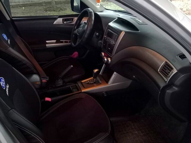 Сірий Субару Forester, об'ємом двигуна 2.5 л та пробігом 160 тис. км за 10000 $, фото 1 на Automoto.ua