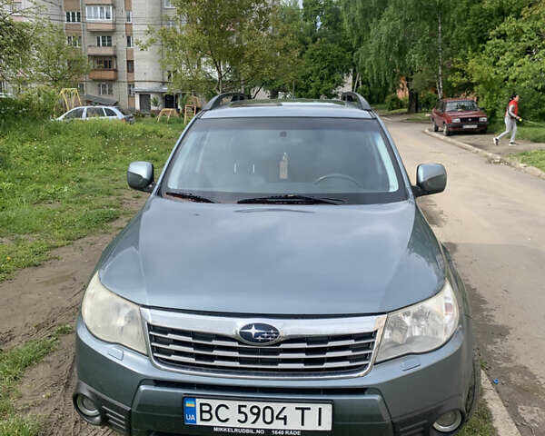 Сірий Субару Forester, об'ємом двигуна 1.99 л та пробігом 230 тис. км за 10500 $, фото 1 на Automoto.ua
