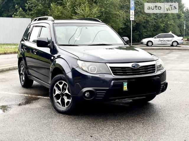 Сірий Субару Forester, об'ємом двигуна 2 л та пробігом 147 тис. км за 9200 $, фото 1 на Automoto.ua