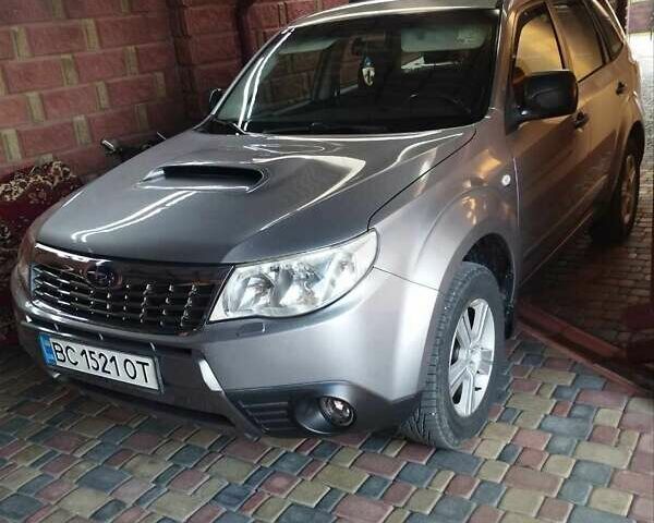 Сірий Субару Forester, об'ємом двигуна 2 л та пробігом 233 тис. км за 8400 $, фото 1 на Automoto.ua