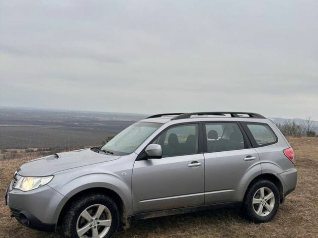 Сірий Субару Forester, об'ємом двигуна 2 л та пробігом 208 тис. км за 4300 $, фото 1 на Automoto.ua